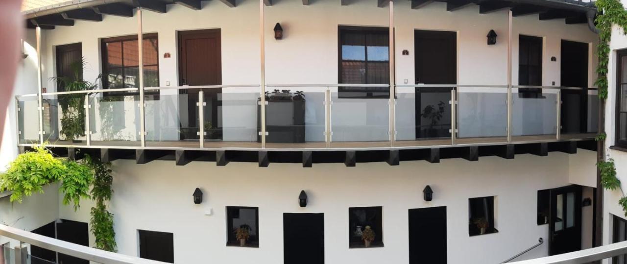 Hotel Weisses Ross Elsterwerda Exterior foto