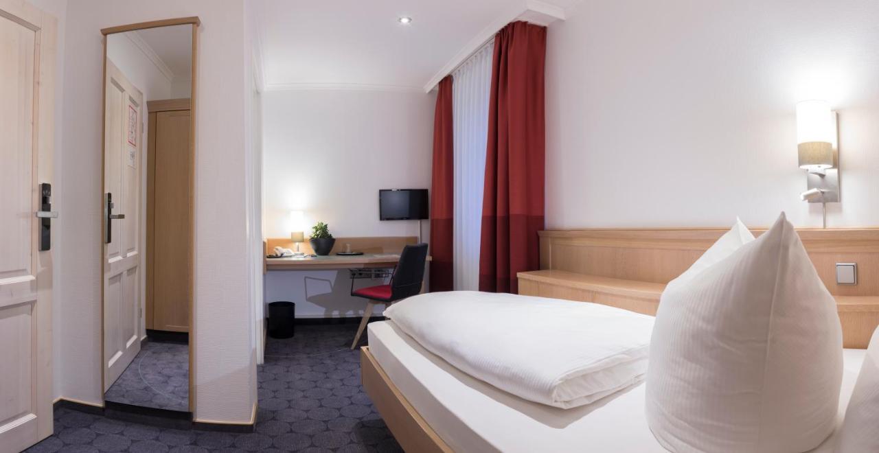 Hotel Weisses Ross Elsterwerda Exterior foto